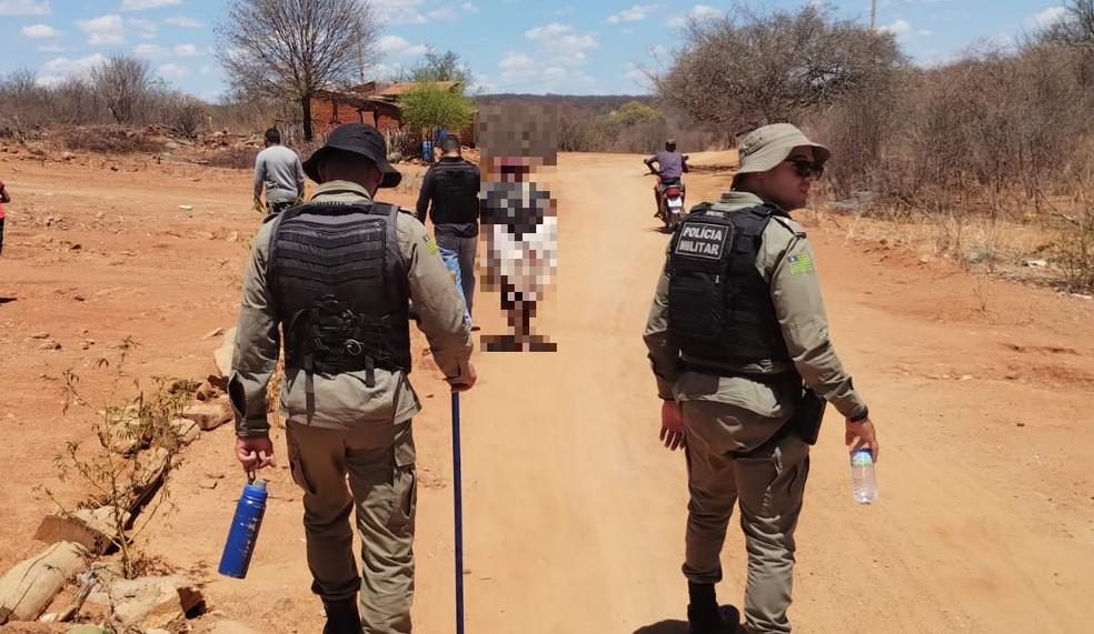 Pai suspeito de estuprar filha se esconde por 8 dias na mata, é capturado, mas acaba solto no PI